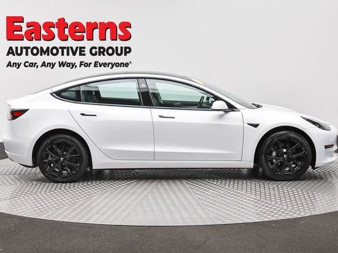 Used 2023 Tesla Model 3 Standard Range RWD image 4