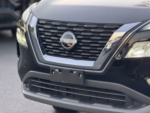 Used 2023 Nissan Rogue SV image 7