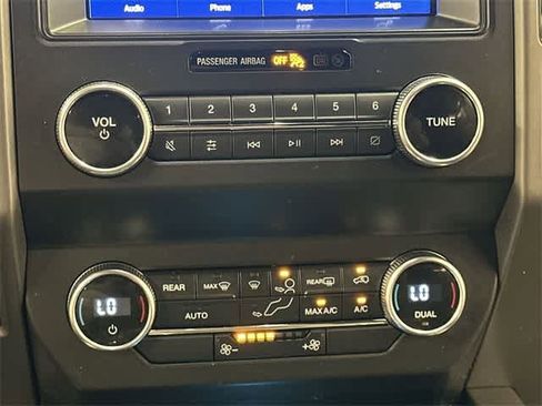 Used 2020 Ford Expedition XLT image 13