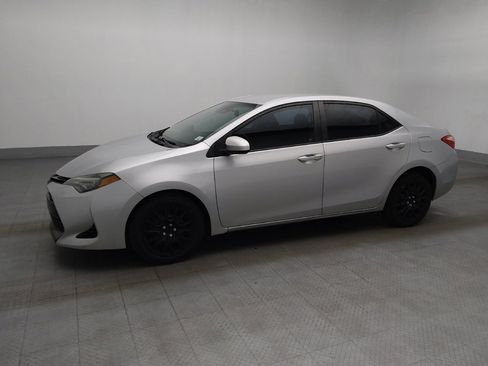 Used 2017 Toyota Corolla LE FWD image 2