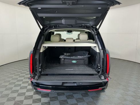 Used 2025 Land Rover Range Rover SE image 27