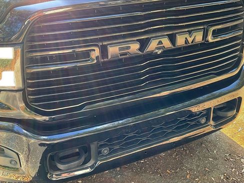 Used 2019 RAM 2500 Laramie w/ Black Appearance Package image 30