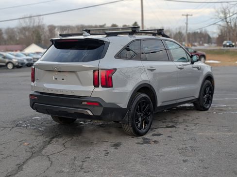 Used 2022 Kia Sorento S w/ Panoramic Sunroof Package image 11