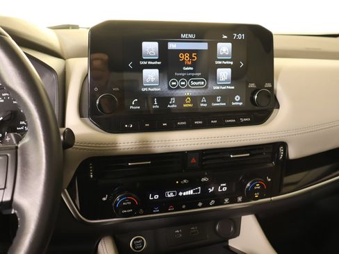 Used 2023 Nissan Rogue SL w/ SL Premium Package FWD image 5