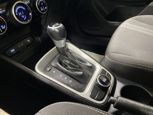 Used 2023 Hyundai Venue SEL image 31