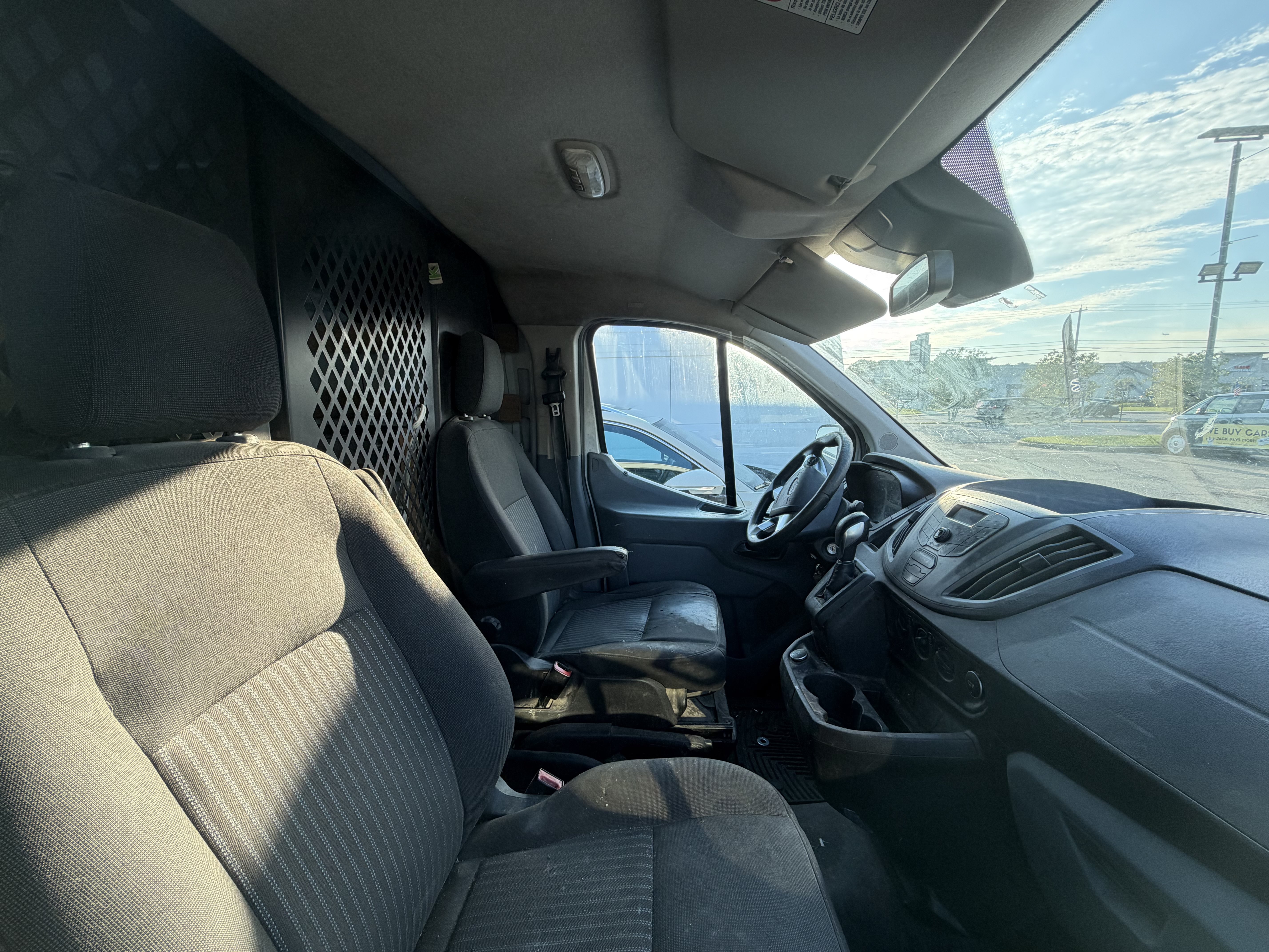 Used 2018 Ford Transit 250 130 Low Roof w/ Exterior Upgrade Package RWD image 6