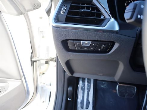 Used 2023 BMW 440i xDrive Convertible w/ Premium Package image 38