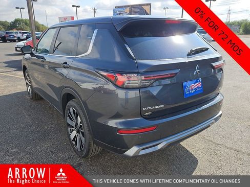 New 2025 Mitsubishi Outlander SE image 10