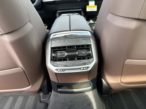 New 2026 BMW 740i w/ Premium Package image 15