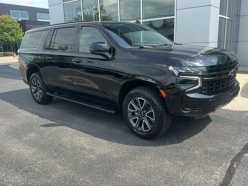 Used 2023 Chevrolet Suburban Z71 w/ Luxury Package AWD/4WD image 1