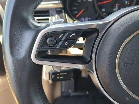 Used 2021 Porsche Macan AWD/4WD image 32