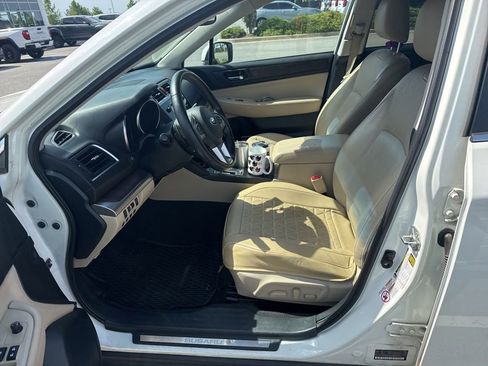 Used 2016 Subaru Outback 2.5i Limited AWD/4WD image 3