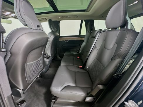 Used 2026 Volvo XC90 B5 Plus w/ Protection Package Premier AWD/4WD image 39