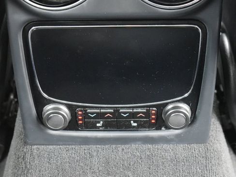 Used 2013 Jaguar XJ image 37