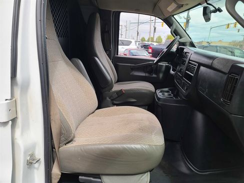 Used 2018 GMC Savana 2500 Extended w/ Driver Convenience Package image 11