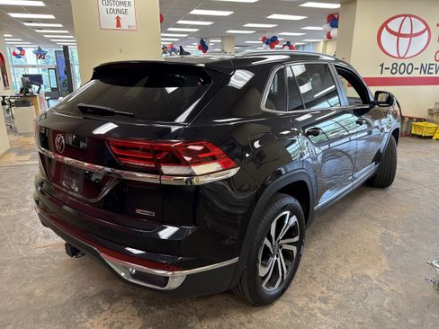 Used 2022 Volkswagen Atlas Cross Sport SEL AWD/4WD image 13
