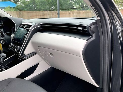 Used 2022 Hyundai Tucson SE image 18