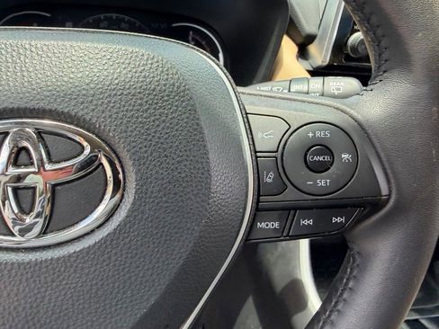 Used 2023 Toyota RAV4 XLE Premium FWD image 30