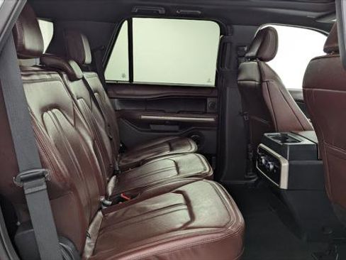 Used 2024 Ford Expedition Limited image 17