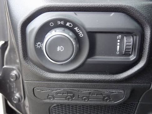 Used 2024 Jeep Wrangler Sport S image 13