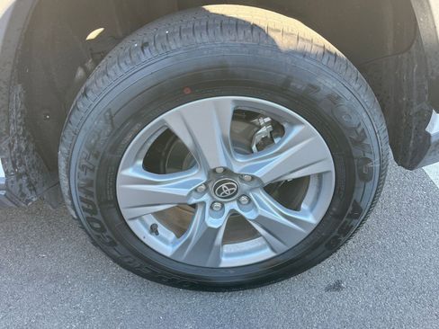 Used 2025 Toyota RAV4 LE image 29