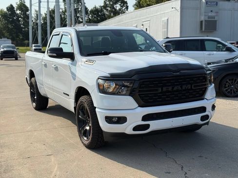 Used 2022 RAM 1500 Big Horn w/ Night Edition AWD/4WD image 4