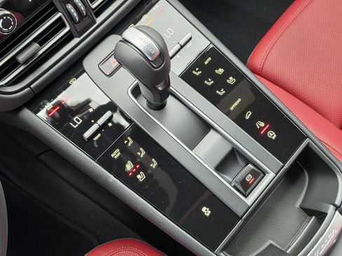 New 2026 Porsche Macan AWD/4WD image 21