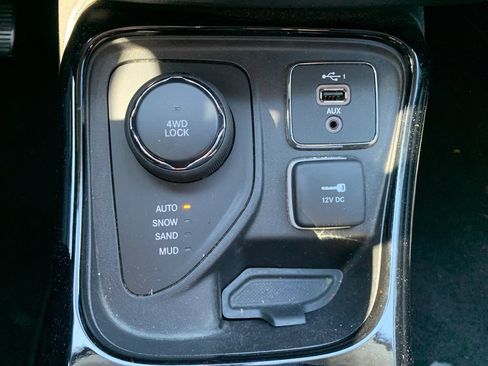 Used 2019 Jeep Compass Limited AWD/4WD image 26