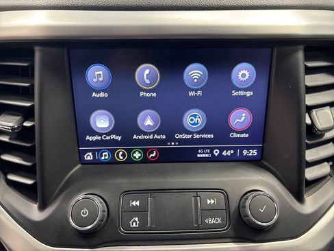 Used 2023 GMC Acadia SLE w/ LPO, Floor Liner Package image 16