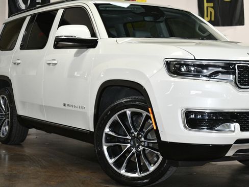 Used 2022 Jeep Wagoneer Series III w/ Premium Group I image 53