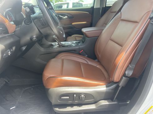 Used 2020 Chevrolet Traverse High Country FWD image 16