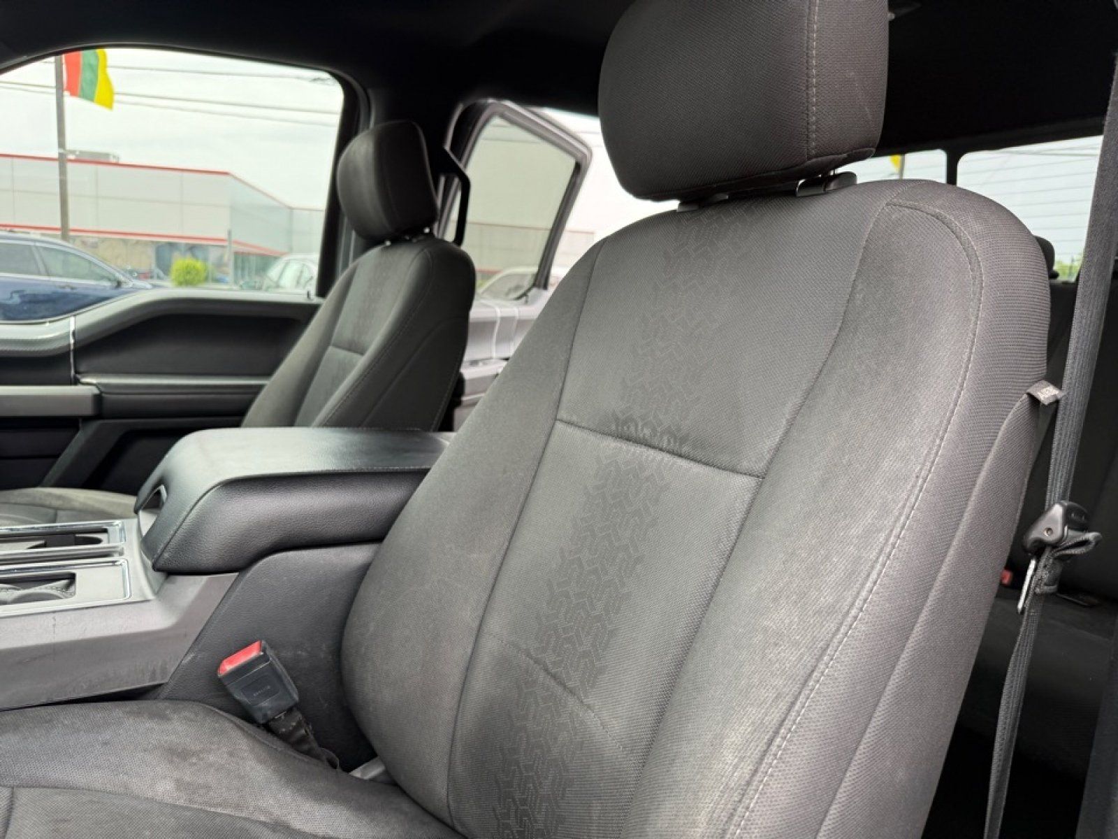Used 2019 Ford F150 XLT w/ Equipment Group 302A Luxury AWD/4WD image 28