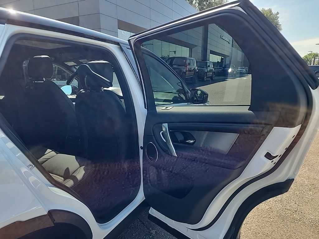 New 2026 Land Rover Discovery Sport Landmark AWD/4WD image 17