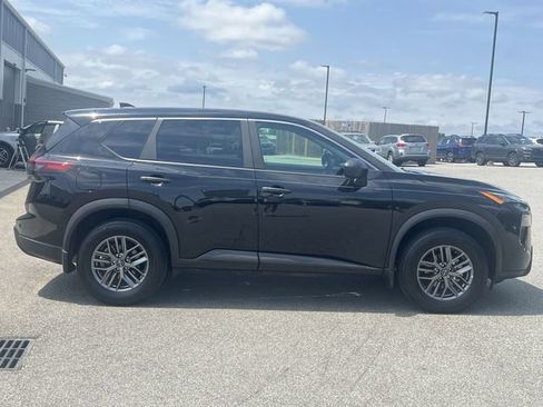 Used 2025 Nissan Rogue S FWD image 14