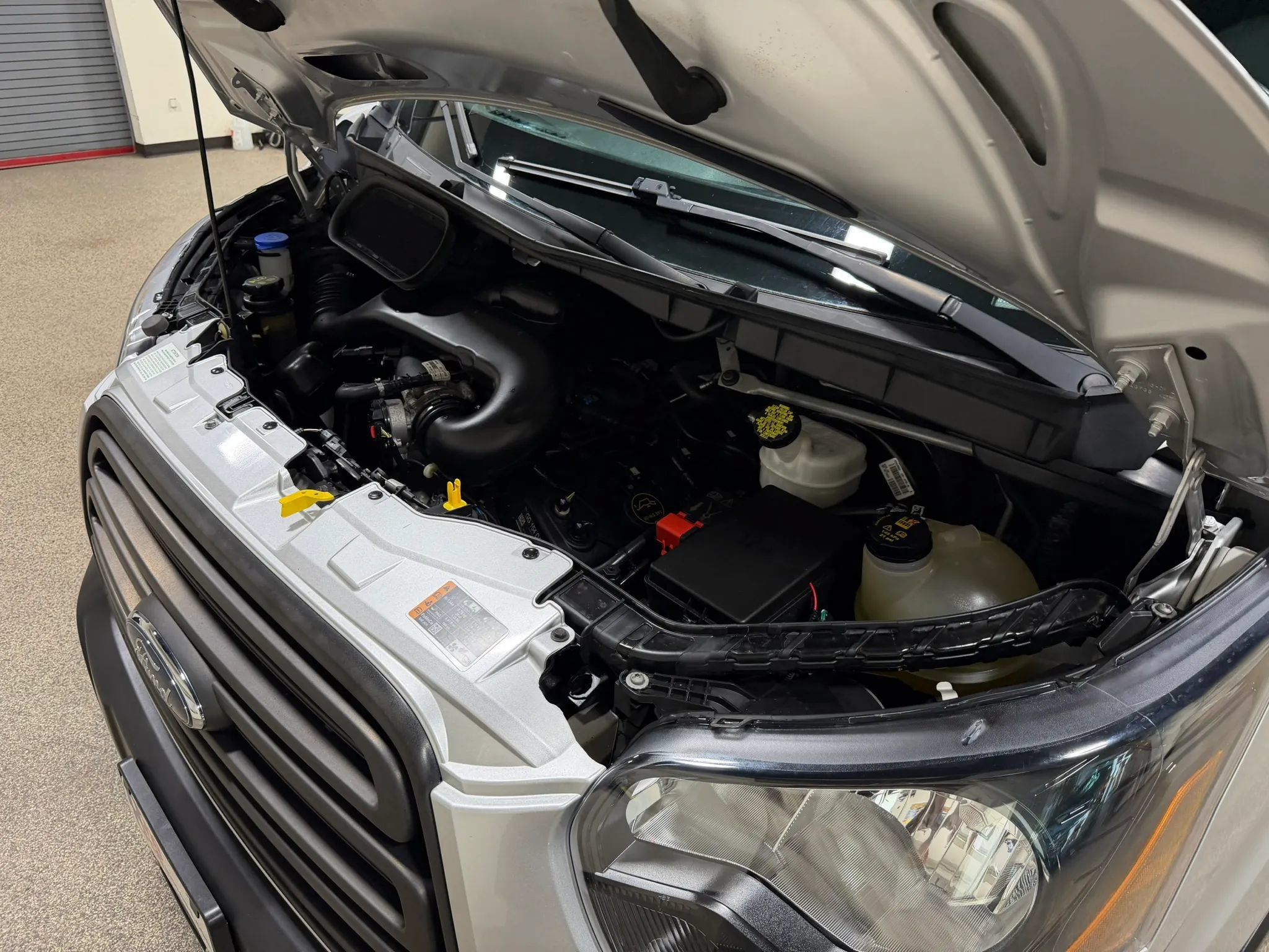 Used 2019 Ford Transit 250 148 Medium Roof RWD image 60