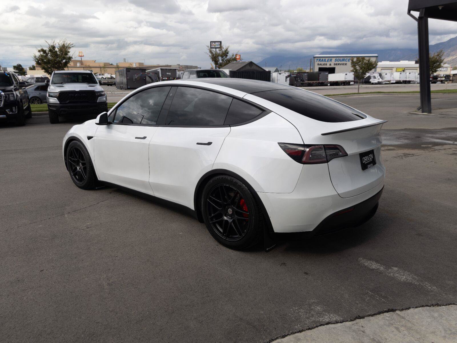 Used 2020 Tesla Model Y Long Range AWD/4WD image 9