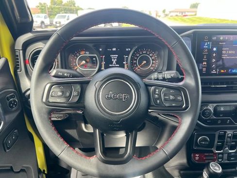 Used 2024 Jeep Wrangler Unlimited Rubicon AWD/4WD image 21
