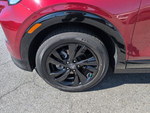 Used 2024 Buick Encore GX Sport Touring image 2