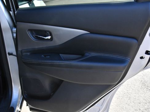 Used 2023 Nissan Murano SV image 39