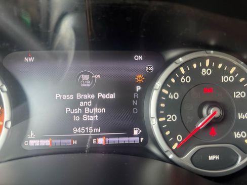 Used 2017 Jeep Renegade Latitude FWD image 48
