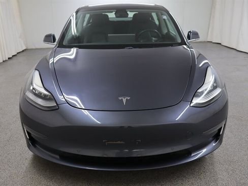 Used 2020 Tesla Model 3 Standard Range RWD image 2