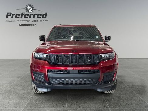 New 2025 Jeep Grand Cherokee L Altitude image 10