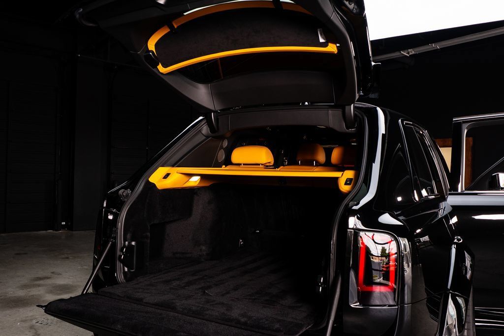 Used 2025 Rolls-Royce Cullinan AWD/4WD image 62