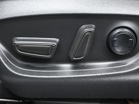 Used 2022 Toyota Camry SE FWD image 17