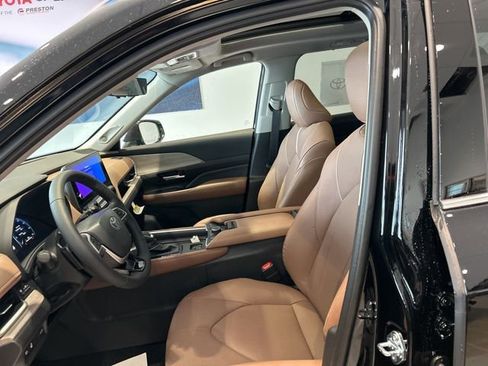 New 2026 Toyota Grand Highlander AWD image 16