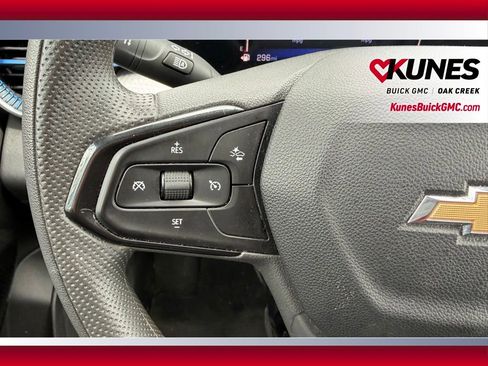 Used 2025 Chevrolet Trax LT FWD image 15