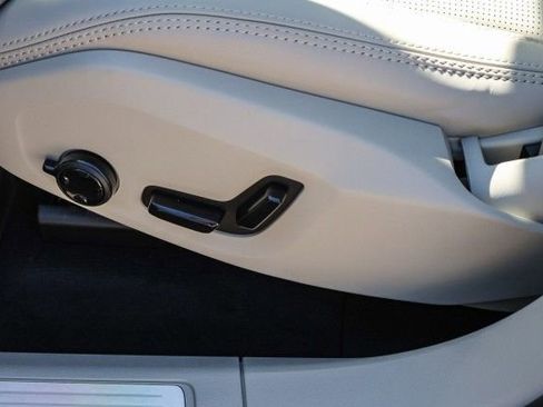 New 2026 Volvo XC60 B5 Ultra w/ Climate Package image 15