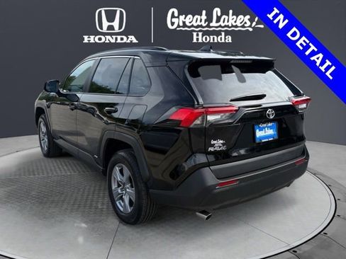 Used 2025 Toyota RAV4 LE AWD/4WD image 4