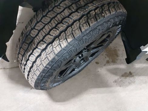 Used 2023 Chevrolet Silverado 1500 RST image 32