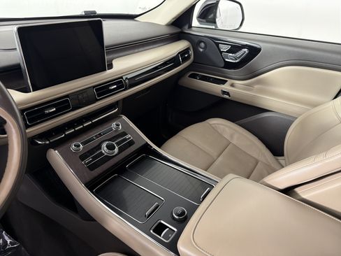 Used 2020 Lincoln Aviator Grand Touring w/ Elements Package Plus AWD/4WD image 15